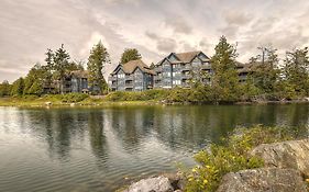 Waters Edge Shoreside Suites